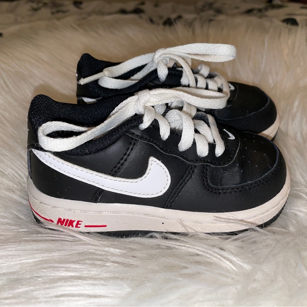 Toddle Nike air forces . Black and white with red lines . No box , very clean